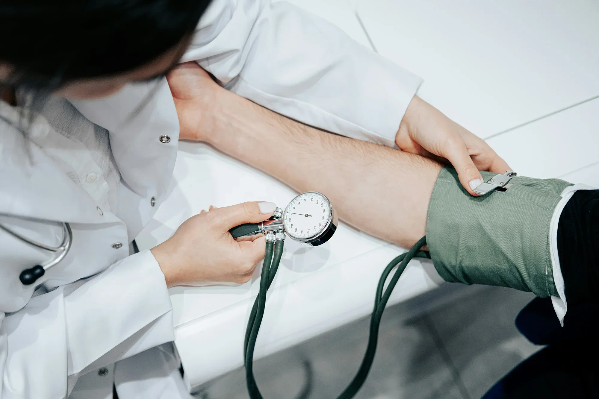 Asistencia médica y coberturas de viaje